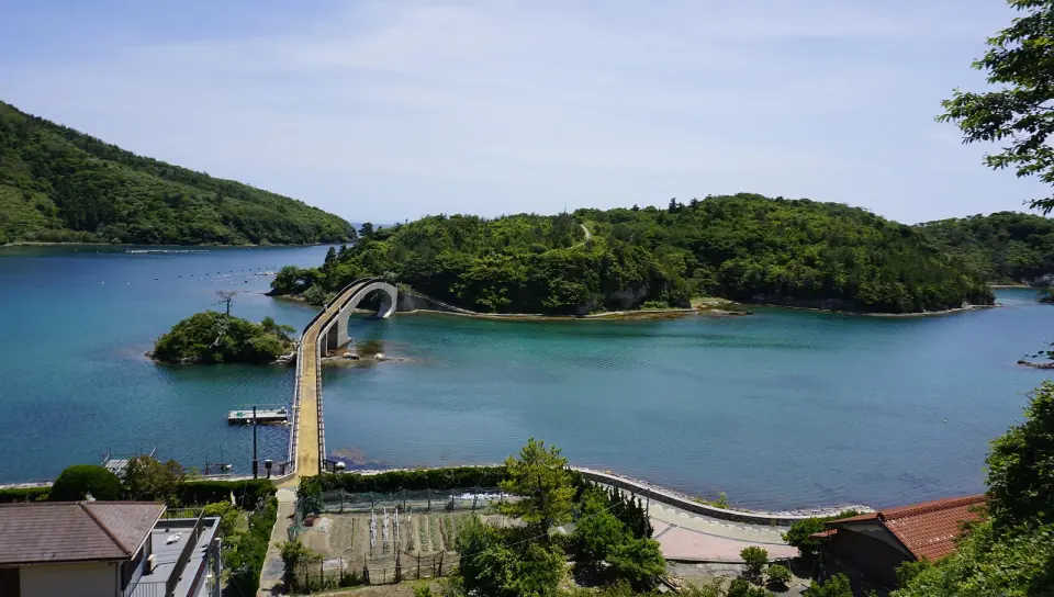 島津島へ渡るお松橋と海