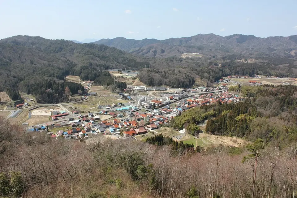 赤穴瀬戸山城から見た赤名の町並み