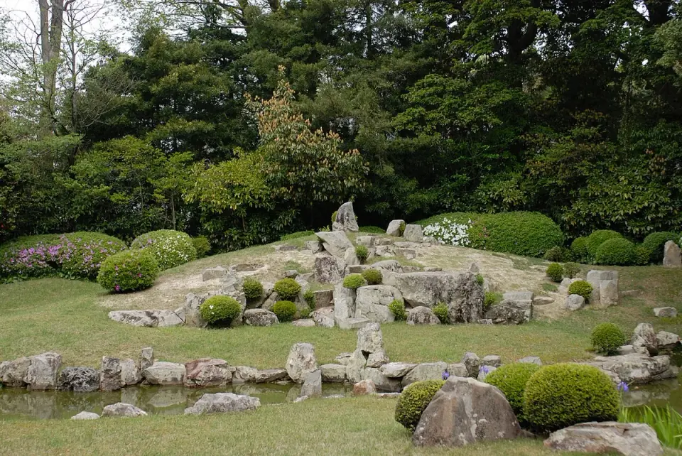 益田市の萬福寺の庭園
