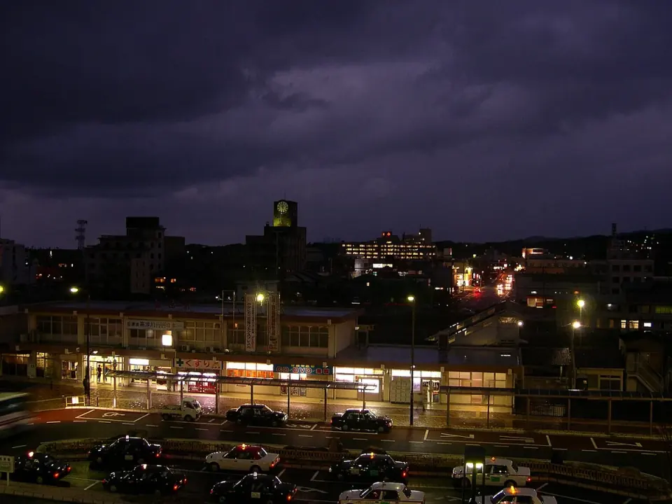 益田駅前の夜景