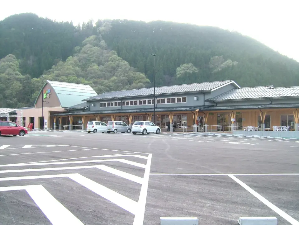 道の駅にちなん日野川の郷の外観