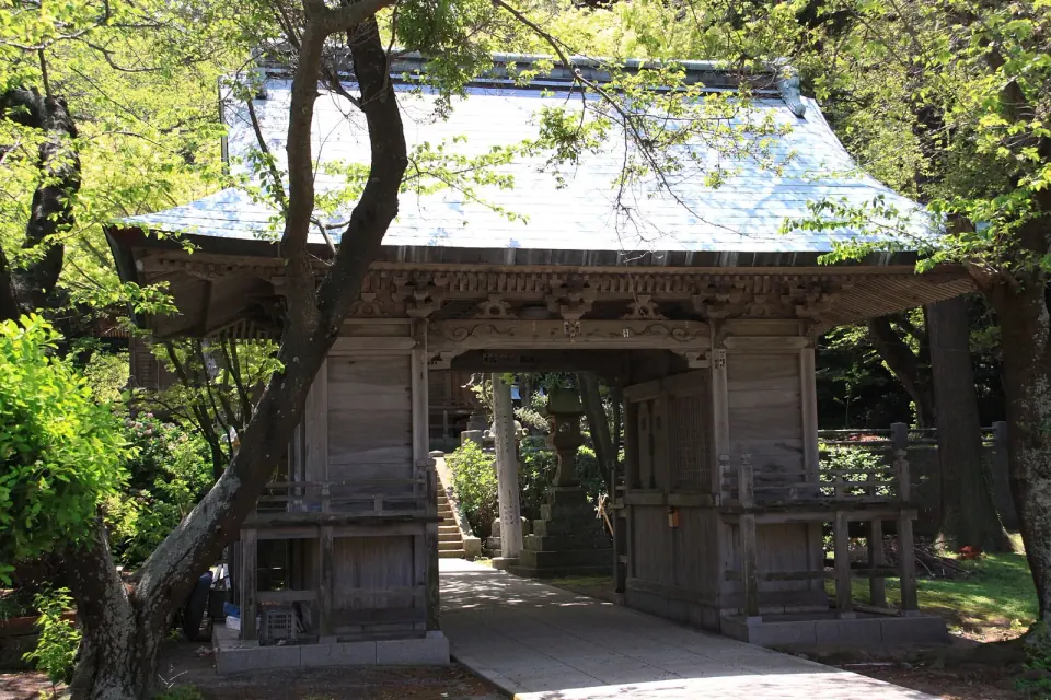 由良比女神社の随神門