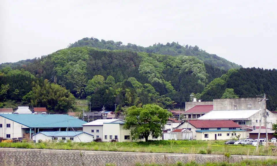 邑南町矢上の二ツ山城付近の山里