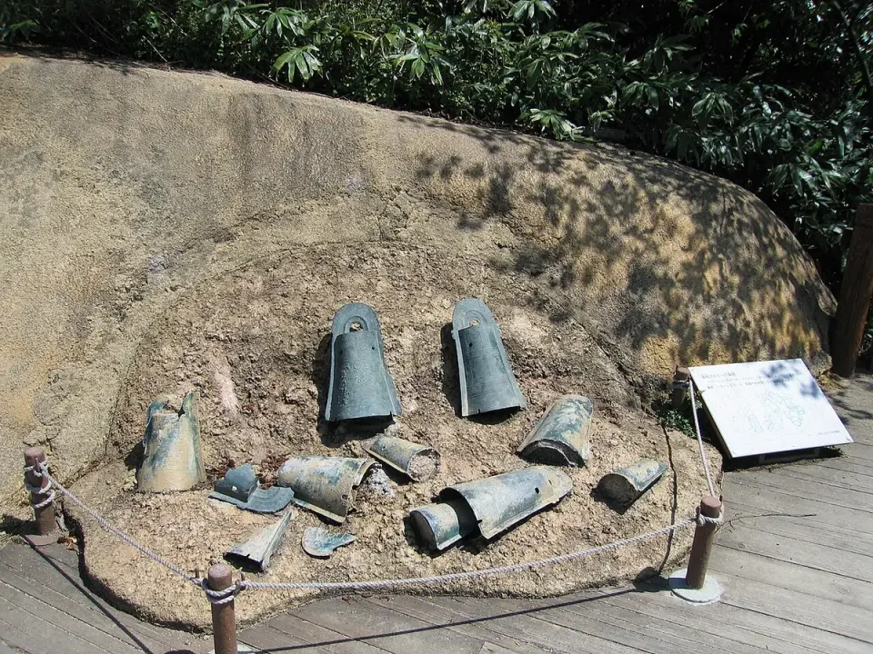加茂岩倉遺跡の銅鐸埋納状況の復元展示