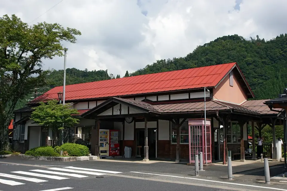 若桜駅の木造駅舎