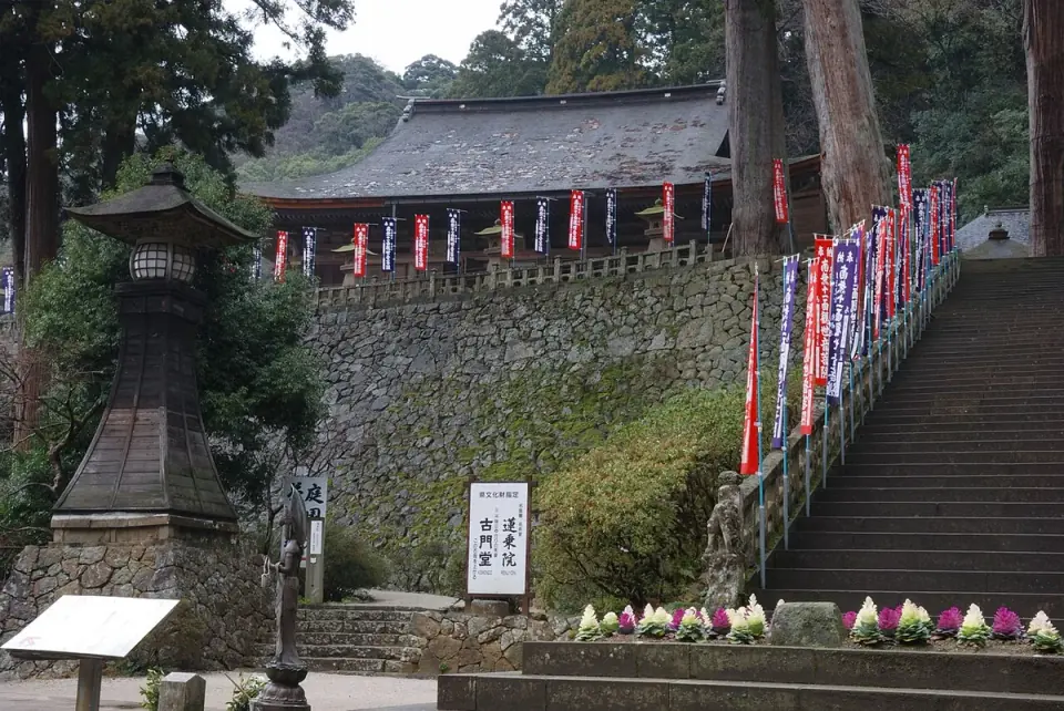 安来市の清水寺の根本堂