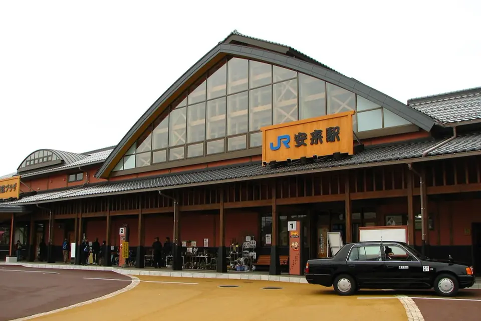 安来駅の駅舎