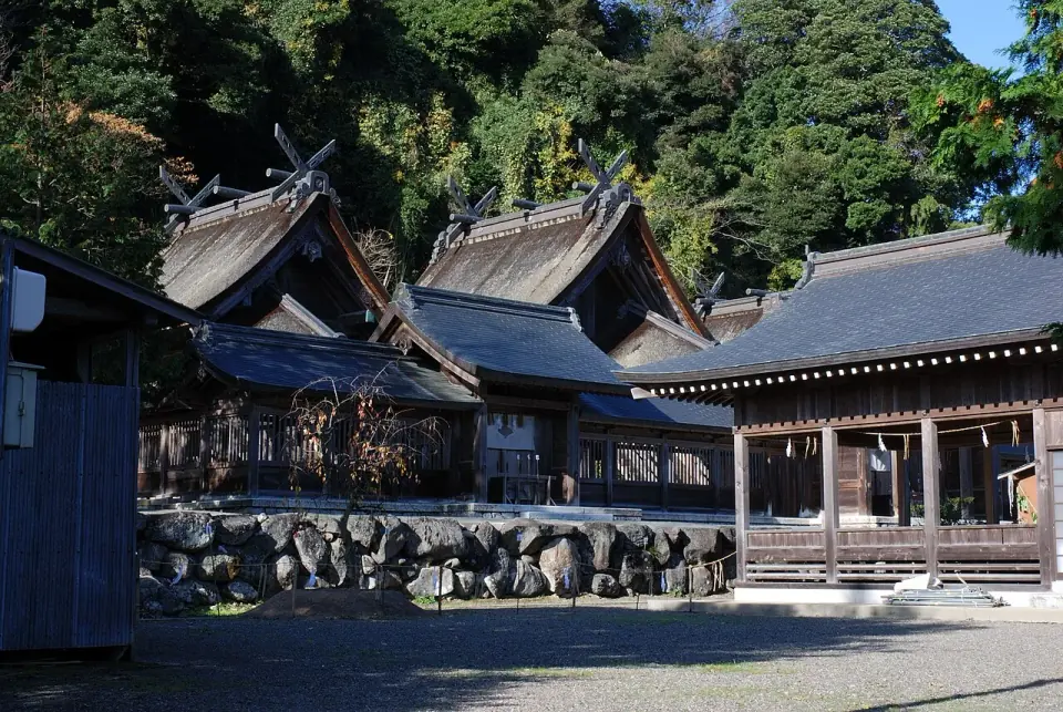 Sada Shrine sanctuaries, photographed in 2007