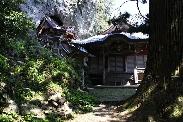 焼火神社の社殿と境内