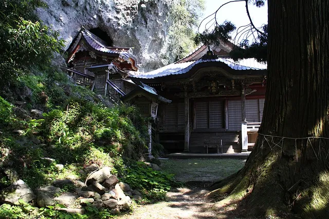 焼火神社の境内と社殿