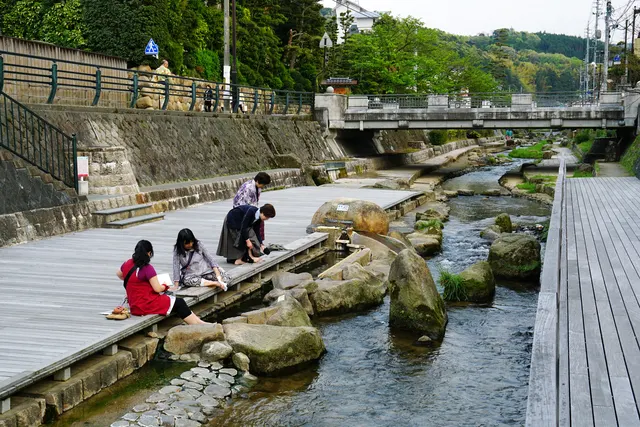 玉造温泉の玉湯川沿いの遊歩道
